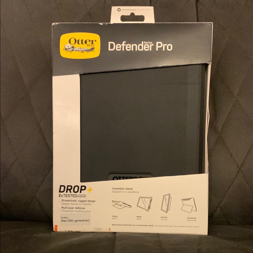 NEW OtterBox Defender Series Pro iPad 10th generation case/4 position stand
